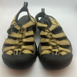 Keen sandals-Men size 8‎